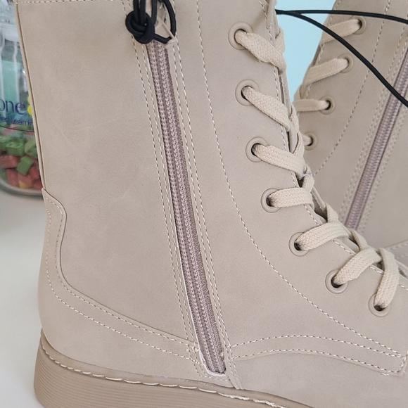 🎉HP!🎉 NWT! Arizona Lug Soles Tan Size 7.5 - Picture 5 of 8